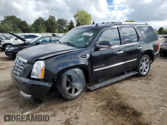 2008 Cadillac Escalade with VIN 1GYFK63858R271985, listed as a Copart auction lot 82132985 with 129,587 mi miles and Salvage title. Bid and sale history available at DreamBid. Image 1.