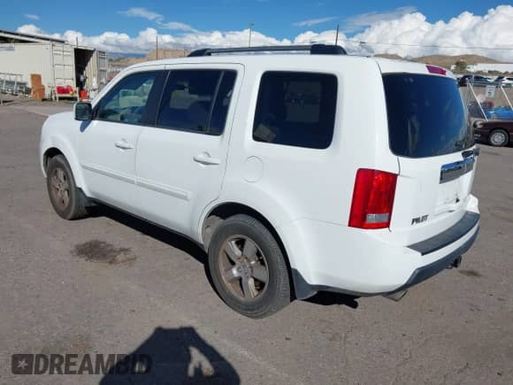 2011 Honda Pilot EX with VIN 5FNYF3H40BB016584, listed as a IAAI auction lot 43366677 with 234,469 mi miles and . Bid and sale history available at DreamBid. Image 3.