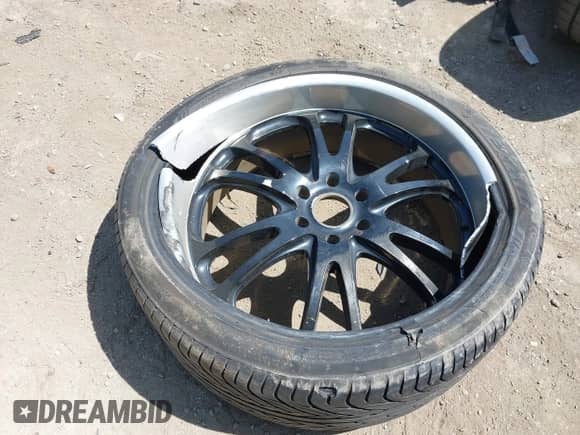 2003 Chevrolet Suburban Z71 с VIN 1GNFK16T33J111031, выставлен на аукционе IAAI как лот 42075752 с пробегом 238 307 миль миль и . История ставок и продаж доступна на DreamBid. Изображение 12.