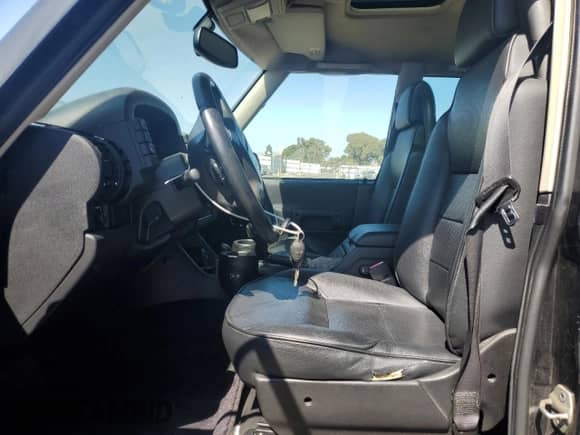 2004 Land Rover Discovery with VIN SALTL19444A860508, listed as a Copart auction lot 59957825 with 127,181 mi miles and Clean title. Bid and sale history available at DreamBid. Image 7.