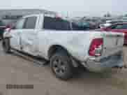 2020 Ram 1500 SLT z VIN 1C6RR6TT6LS136719, wystawiony jako IAAI lot #41722811 z przebiegiem 165 960 mil mil oraz . Historia ofert i sprzedaży dostępna na DreamBid. Obrazek 3.