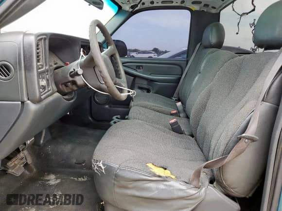 2002 Chevrolet Silverado 1500 z VIN 1GCEC14W22Z220823, wystawiony jako Copart lot #65223415 z przebiegiem 263 709 mil mil oraz Szkoda całkowita • Salvage title. Historia ofert i sprzedaży dostępna na DreamBid. Obrazek 7.