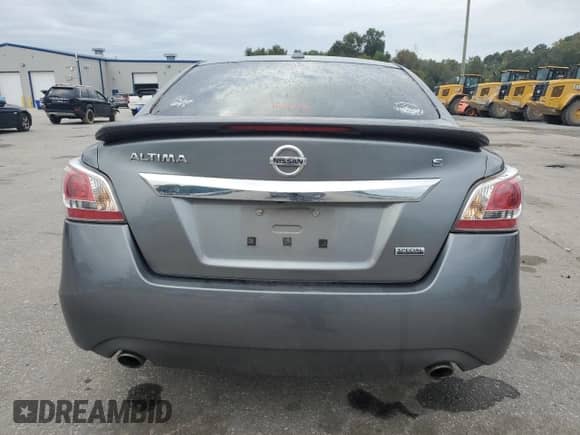 2015 Nissan Altima 2.5 with VIN 1N4AL3AP7FC582331, listed as a Copart auction lot 85704155 with 195,852 mi miles and Salvage title. Bid and sale history available at DreamBid. Image 6.