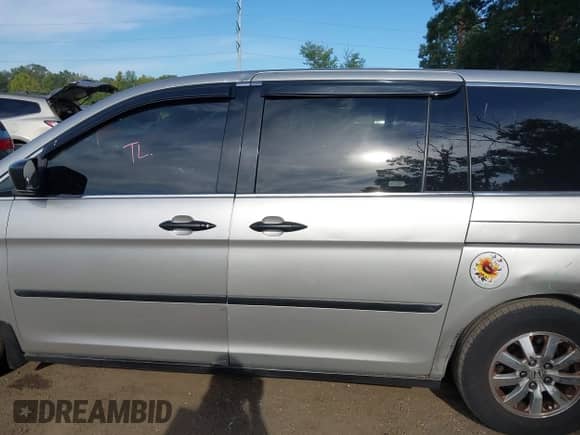 2008 Honda Odyssey LX с VIN 5FNRL38288B094471, выставлен на аукционе IAAI как лот 43120180 с пробегом 222 890 миль миль и . История ставок и продаж доступна на DreamBid. Изображение 15.