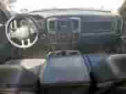 2021 Ram 1500 Tradesman z VIN 3C6RR7KG1MG685666, wystawiony jako Copart lot #84010185 z przebiegiem 79 781 mil mil oraz Czysty tytuł • Clean title. Historia ofert i sprzedaży dostępna na DreamBid. Obrazek 8.