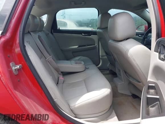 2008 Chevrolet Impala SS z VIN 2G1WD58C881201437, wystawiony jako IAAI lot #42472507 z przebiegiem 173 370 mil mil oraz . Historia ofert i sprzedaży dostępna na DreamBid. Obrazek 8.