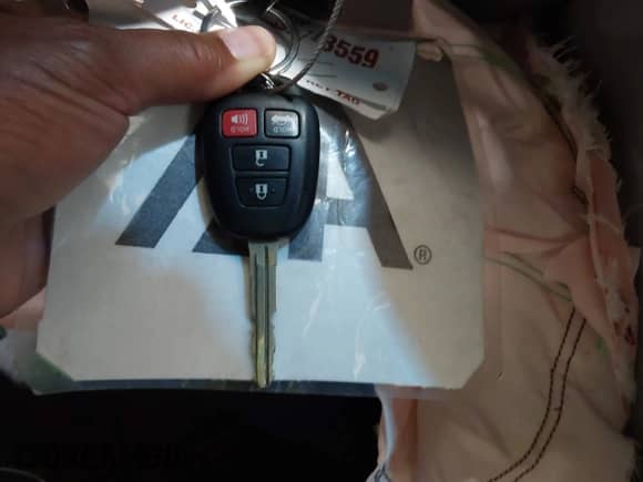 2012 Toyota Camry L with VIN 4T1BF1FK7CU031079, listed as a IAAI auction lot 43233913 with 186,276 mi miles and . Bid and sale history available at DreamBid. Image 11.