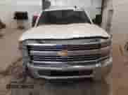 2016 Chevrolet Silverado 3500HD Work Truck с VIN 1GC2KYEG8GZ338064, выставлен на аукционе Copart как лот 69096162 с пробегом 124 532 миль миль и Списание • Salvage title. История ставок и продаж доступна на DreamBid. Изображение 5.
