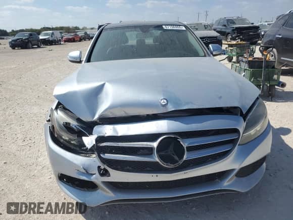 2015 Mercedes-Benz C 300 z VIN 55SWF4JB6FU070479, wystawiony jako Copart lot #87196955 z przebiegiem 98 702 mil mil oraz Szkoda całkowita • Salvage title. Historia ofert i sprzedaży dostępna na DreamBid. Obrazek 5.