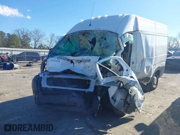 2020 Ram ProMaster Cargo z VIN 3C6TRVBG8LE127219, wystawiony jako IAAI lot #41229938 z przebiegiem Nie podano mil oraz . Historia ofert i sprzedaży dostępna na DreamBid. Obrazek 17.