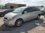 2005 Toyota Sienna XLE z VIN 5TDBA22C85S028982, wystawiony jako Copart lot #80189545 z przebiegiem 227 861 mil mil oraz Szkoda całkowita • Salvage title. Historia ofert i sprzedaży dostępna na DreamBid. Obrazek 1.