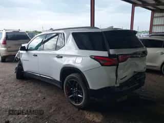 2023 Chevrolet Traverse Premier z VIN 1GNEVKKW3PJ282814, wystawiony jako IAAI lot #42582643 z przebiegiem 60 804 mil mil oraz . Historia ofert i sprzedaży dostępna na DreamBid. Obrazek 3.