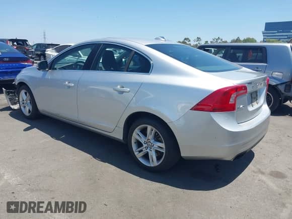 2015 Volvo S60 T5 Drive-E Premier with VIN YV126MFB8F2316406, listed as a IAAI auction lot 42517670 with 80,027 mi miles and . Bid and sale history available at DreamBid. Image 3.
