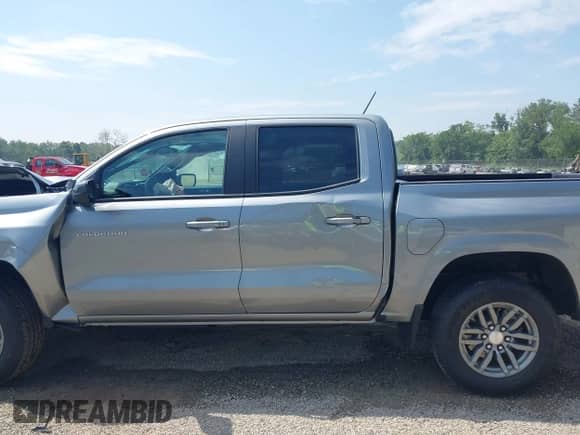 2024 Chevrolet Colorado 4WD LT с VIN 1GCPTCEK6R1308007, выставлен на аукционе IAAI как лот 42914307 с пробегом 7 270 миль миль и . История ставок и продаж доступна на DreamBid. Изображение 15.