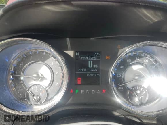 2011 Chrysler 300 C с VIN 2C3CA6CT0BH528501, выставлен на аукционе Copart как лот 84598305 с пробегом 132 067 миль миль и Списание • Salvage title. История ставок и продаж доступна на DreamBid. Изображение 9.