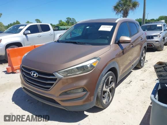 2016 Hyundai Tucson Sport z VIN KM8J33A29GU054909, wystawiony jako IAAI lot #41835688 z przebiegiem 90 751 mil mil oraz . Historia ofert i sprzedaży dostępna na DreamBid. Obrazek 17.