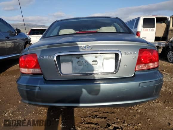 2004 Hyundai Sonata with VIN KMHWF25H44A053637, listed as a Copart auction lot 45029955 with 215,222 mi miles and Salvage title. Bid and sale history available at DreamBid. Image 6.