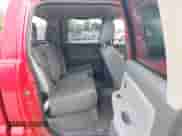 2005 Dodge Dakota SLT z VIN 1D7HE48N95S101910, wystawiony jako IAAI lot #42873247 z przebiegiem 198 794 mil mil oraz . Historia ofert i sprzedaży dostępna na DreamBid. Obrazek 8.