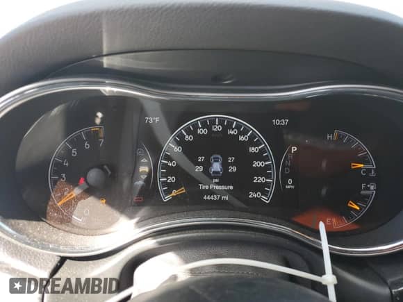 2021 Jeep Grand Cherokee Trailhawk z VIN 1C4RJFLG4MC582897, wystawiony jako Copart lot #71929425 z przebiegiem 44 437 mil mil oraz Szkoda całkowita • Salvage title. Historia ofert i sprzedaży dostępna na DreamBid. Obrazek 9.
