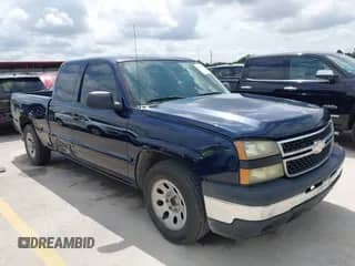 2007 Chevrolet Silverado 1500 LT1 with VIN 2GCEC19V671106470, listed as a IAAI auction lot 42671344 with 203,817 mi miles and . Bid and sale history available at DreamBid. Image 1.