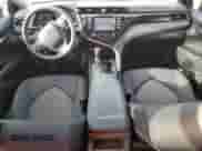 2020 Toyota Camry LE z VIN 4T1C11AK7LU372329, wystawiony jako Copart lot #84774805 z przebiegiem 92 339 mil mil oraz Nie do naprawy • Non repairable. Historia ofert i sprzedaży dostępna na DreamBid. Obrazek 8.