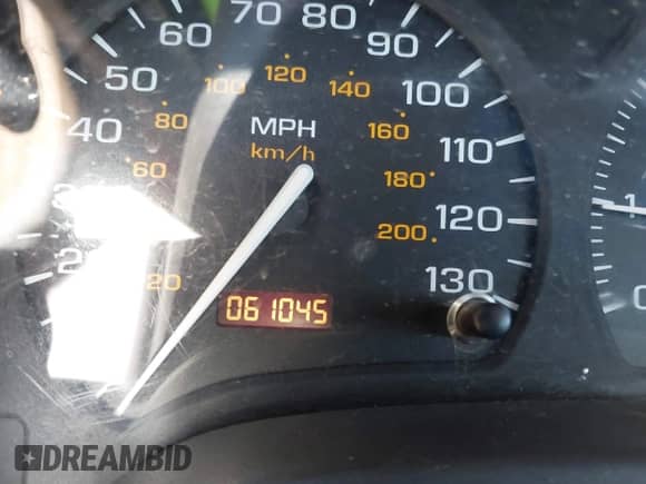 2000 Saturn SW with VIN 1G8ZN8274YZ174642, listed as a IAAI auction lot 41877534 with 61,045 mi miles and . Bid and sale history available at DreamBid. Image 7.