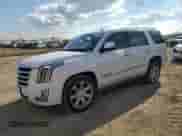 2020 Cadillac Escalade Premium Luxury с VIN 1GYS4CKJ1LR156921, выставлен на аукционе Copart как лот 79101074 с пробегом 80 991 миль миль и Списание • Salvage title. История ставок и продаж доступна на DreamBid. Изображение 1.