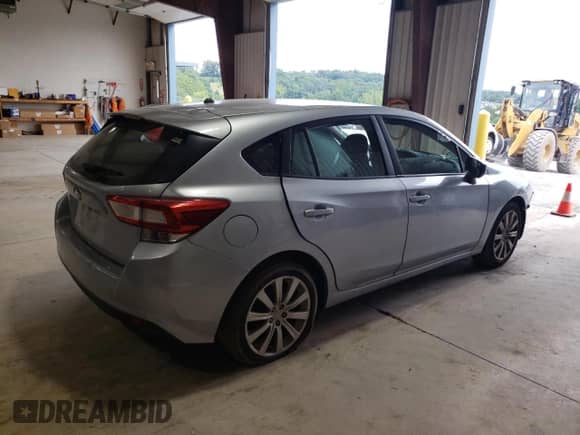 2018 Subaru Impreza z VIN 4S3GTAA62J1740370, wystawiony jako Copart lot #61502454 z przebiegiem 114 311 mil mil oraz Szkoda całkowita • Salvage title. Historia ofert i sprzedaży dostępna na DreamBid. Obrazek 3.