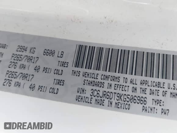 2019 Ram 1500 Tradesman z VIN 3C6JR6DT9KG506966, wystawiony jako IAAI lot #42801721 z przebiegiem 46 685 mil mil oraz . Historia ofert i sprzedaży dostępna na DreamBid. Obrazek 9.