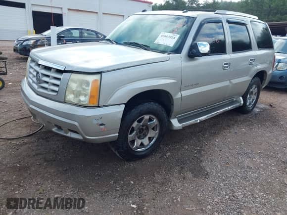 2005 Cadillac Escalade z VIN 1GYEK63N85R240601, wystawiony jako IAAI lot #43413324 z przebiegiem Nie podano mil oraz . Historia ofert i sprzedaży dostępna na DreamBid. Obrazek 2.