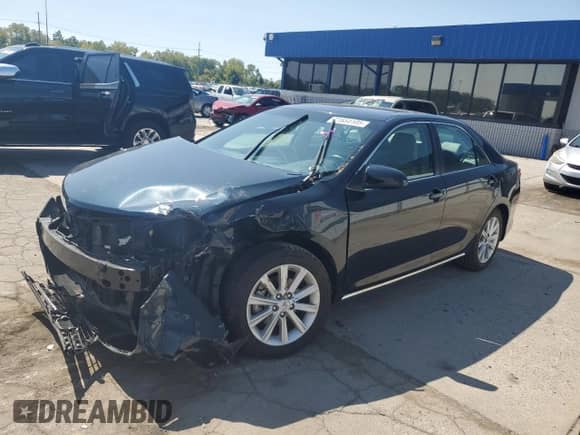 2014 Toyota Camry SE with VIN 4T1BK1FK4EU551240, listed as a Copart auction lot 71654105 with 46,349 mi miles and Salvage title. Bid and sale history available at DreamBid. Image 1.
