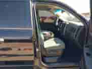 2013 Ram 1500 Express z VIN 1C6RR6FT0DS639403, wystawiony jako IAAI lot #43194312 z przebiegiem 127 825 mil mil oraz . Historia ofert i sprzedaży dostępna na DreamBid. Obrazek 5.