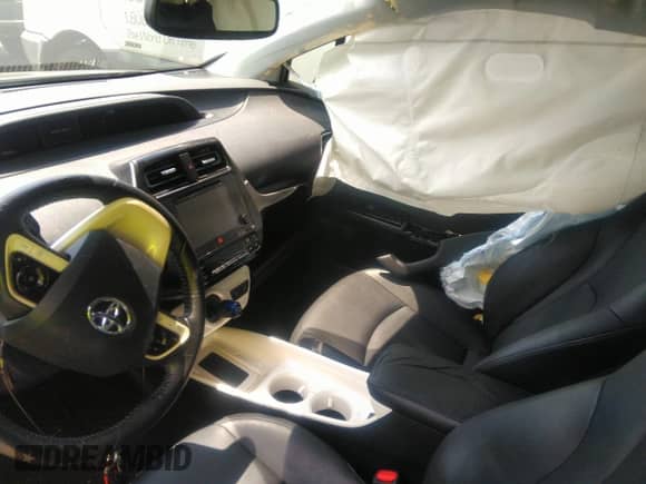 2016 Toyota Prius Four z VIN JTDKARFU5G3507943, wystawiony jako IAAI lot #42834133 z przebiegiem 59 026 mil mil oraz . Historia ofert i sprzedaży dostępna na DreamBid. Obrazek 5.