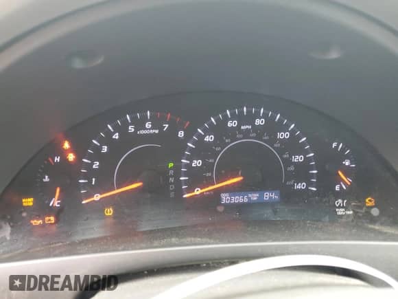 2011 Toyota Camry LE с VIN 4T1BF3EKXBU620316, выставлен на аукционе Copart как лот 82256895 с пробегом 303 066 миль миль и Чистый • Clean title. История ставок и продаж доступна на DreamBid. Изображение 9.