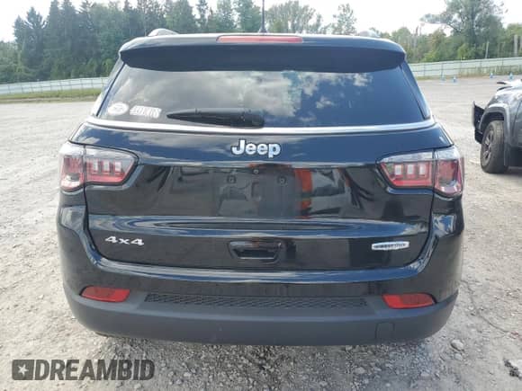 2018 Jeep Compass Latitude with VIN 3C4NJDBB9JT265075, listed as a Copart auction lot 70225935 with Not provided miles and Salvage title. Bid and sale history available at DreamBid. Image 6.
