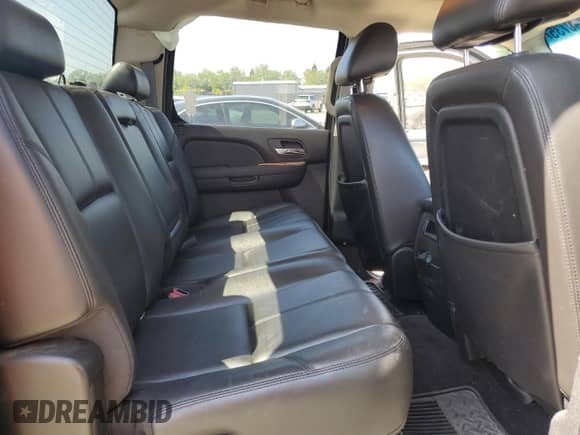2010 GMC Sierra 1500 SLT с VIN 3GTRKWE32AG124145, выставлен на аукционе Copart как лот 51390735 с пробегом 119 741 миль миль и Списание • Salvage title. История ставок и продаж доступна на DreamBid. Изображение 10.