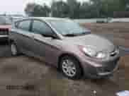 2012 Hyundai Accent GS z VIN KMHCT5AE0CU004554, wystawiony jako Copart lot #81933945 z przebiegiem Nie podano mil oraz Czysty tytuł • Clean title. Historia ofert i sprzedaży dostępna na DreamBid. Obrazek 4.