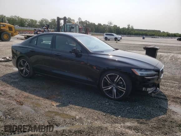 2019 Volvo S60 R-Design with VIN 7JR102FM8KG007283, listed as a Copart auction lot 57919125 with 37,129 mi miles and Salvage title. Bid and sale history available at DreamBid. Image 4.