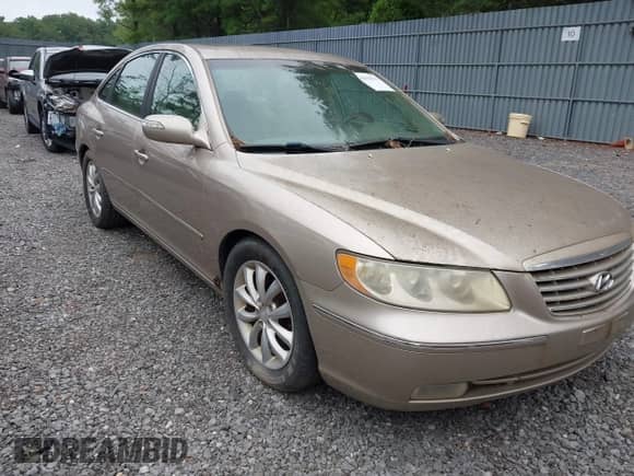 2007 Hyundai Azera SE с VIN KMHFC46F87A148059, выставлен на аукционе IAAI как лот 42920127 с пробегом 239 618 миль миль и . История ставок и продаж доступна на DreamBid. Изображение 1.