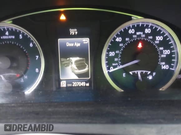 2017 Toyota Camry SE with VIN 4T1BF1FK7HU364549, listed as a IAAI auction lot 43304166 with 207,049 mi miles and . Bid and sale history available at DreamBid. Image 15.