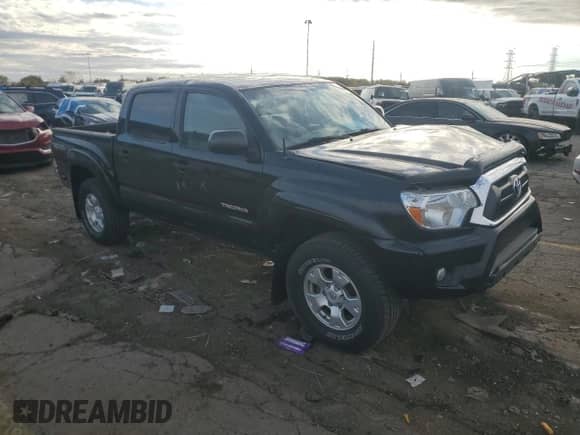 2013 Toyota Tacoma z VIN 3TMLU4EN5DM130744, wystawiony jako Copart lot #82582685 z przebiegiem 155 676 mil mil oraz Czysty tytuł • Clean title. Historia ofert i sprzedaży dostępna na DreamBid. Obrazek 4.