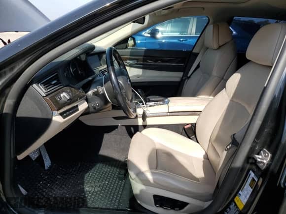 2012 BMW 7 Series 750Li xDrive with VIN WBAKC8C56CC434901, listed as a Copart auction lot 81919195 with 164,692 mi miles and Clean title. Bid and sale history available at DreamBid. Image 7.