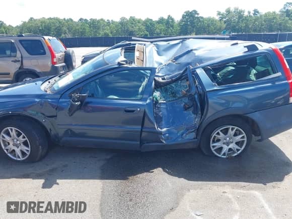 2007 Volvo XC70 with VIN YV4SZ592071286286, listed as a IAAI auction lot 42729739 with 246,441 mi miles and . Bid and sale history available at DreamBid. Image 14.