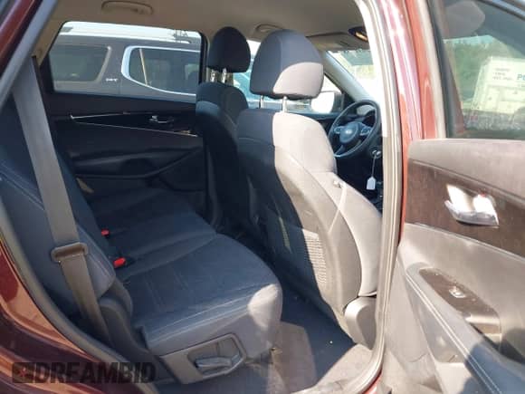 2018 Kia Sorento LX with VIN 5XYPG4A59JG359404, listed as a IAAI auction lot 42931438 with 84,413 mi miles and . Bid and sale history available at DreamBid. Image 8.