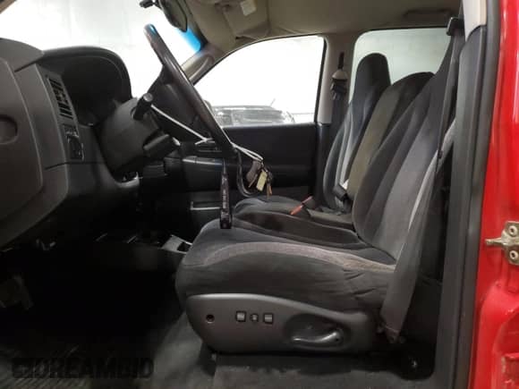 2004 Dodge Dakota Sport z VIN 1D7HL38NX4S509668, wystawiony jako Copart lot #80529524 z przebiegiem 74 349 mil mil oraz Czysty tytuł • Clean title. Historia ofert i sprzedaży dostępna na DreamBid. Obrazek 7.