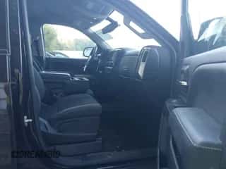 2018 Chevrolet Silverado 1500 LT z VIN 1GCVKREC8JZ187170, wystawiony jako IAAI lot #43198755 z przebiegiem 43 955 mil mil oraz . Historia ofert i sprzedaży dostępna na DreamBid. Obrazek 5.