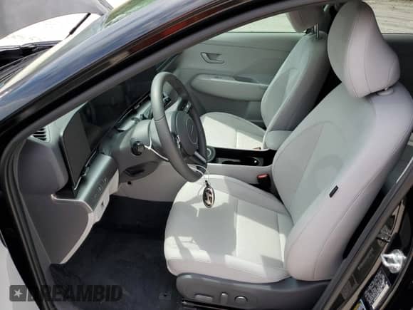 2024 Hyundai Kona SEL с VIN KM8HB3AB4RU179840, выставлен на аукционе Copart как лот 71018034 с пробегом 2 017 миль миль и Списание • Salvage title. История ставок и продаж доступна на DreamBid. Изображение 7.