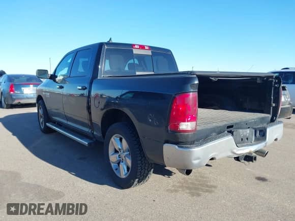 2013 Ram 1500 Big Horn z VIN 1C6RR7LT5DS620419, wystawiony jako IAAI lot #41246708 z przebiegiem 107 269 mil mil oraz . Historia ofert i sprzedaży dostępna na DreamBid. Obrazek 19.