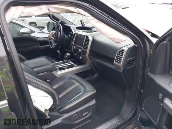 2020 Ford F-150 XLT z VIN 1FTEW1E44LFA09047, wystawiony jako IAAI lot #43394897 z przebiegiem 73 533 mil mil oraz . Historia ofert i sprzedaży dostępna na DreamBid. Obrazek 5.