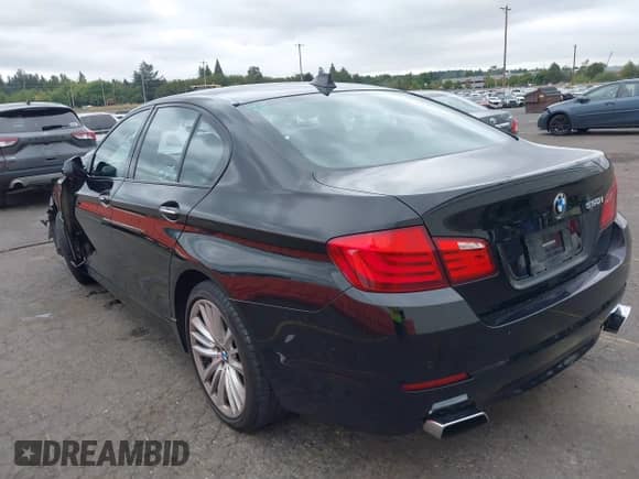 2011 BMW 5 Series 550i с VIN WBAFR9C53BC270107, выставлен на аукционе IAAI как лот 40350375 с пробегом 54 300 миль миль и . История ставок и продаж доступна на DreamBid. Изображение 3.